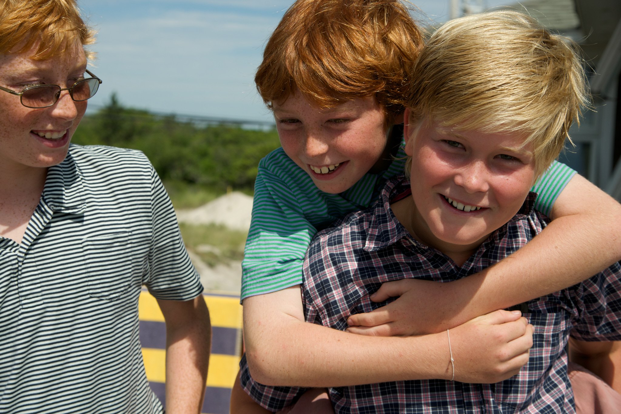  Boys play on a family vacation on Fire Island, NY with lifestyle photographer Pamela Einarsen. 