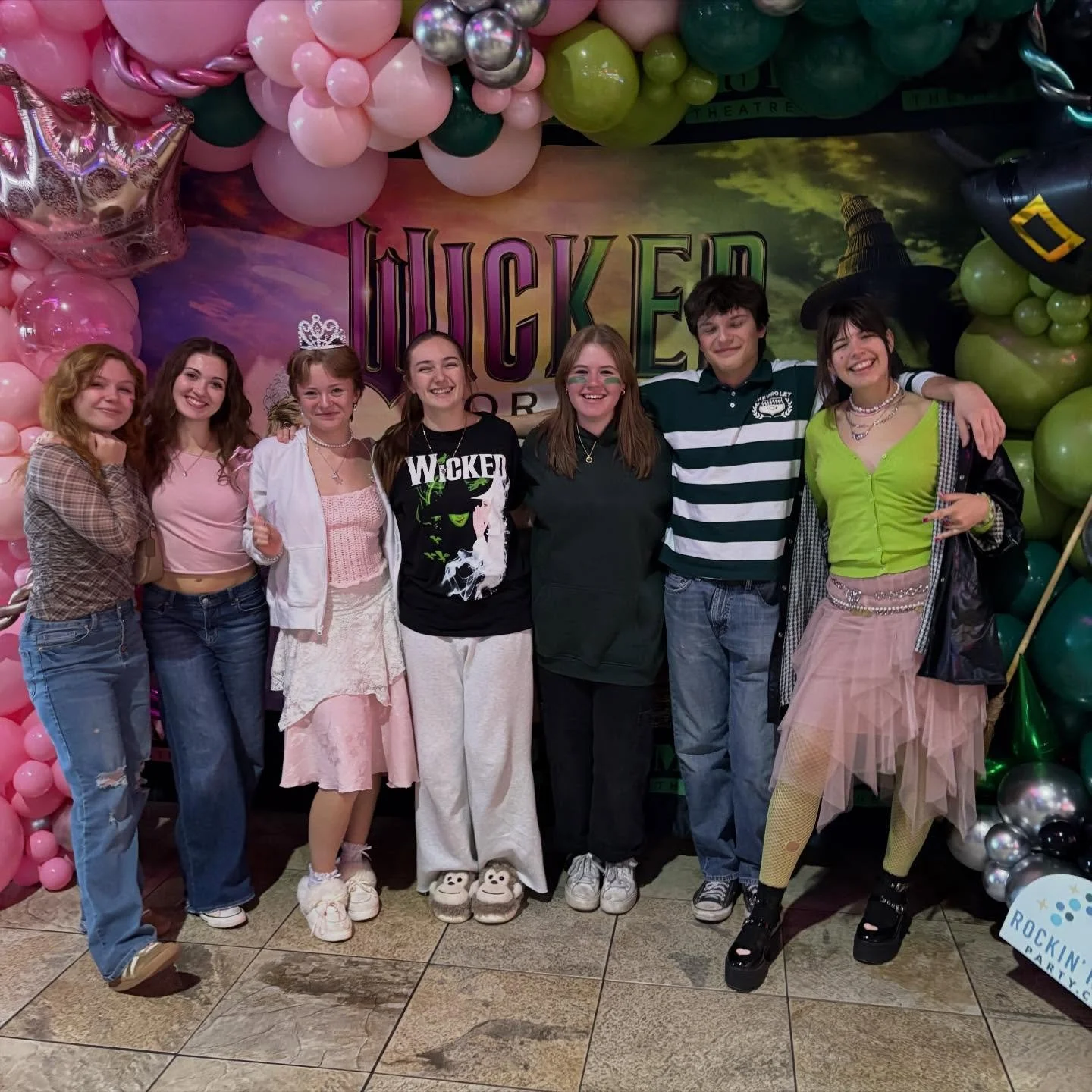 We had a Wicked good time @mjrtheatres 🧙👸 #fieldtrip #wickedmovie #choirkids