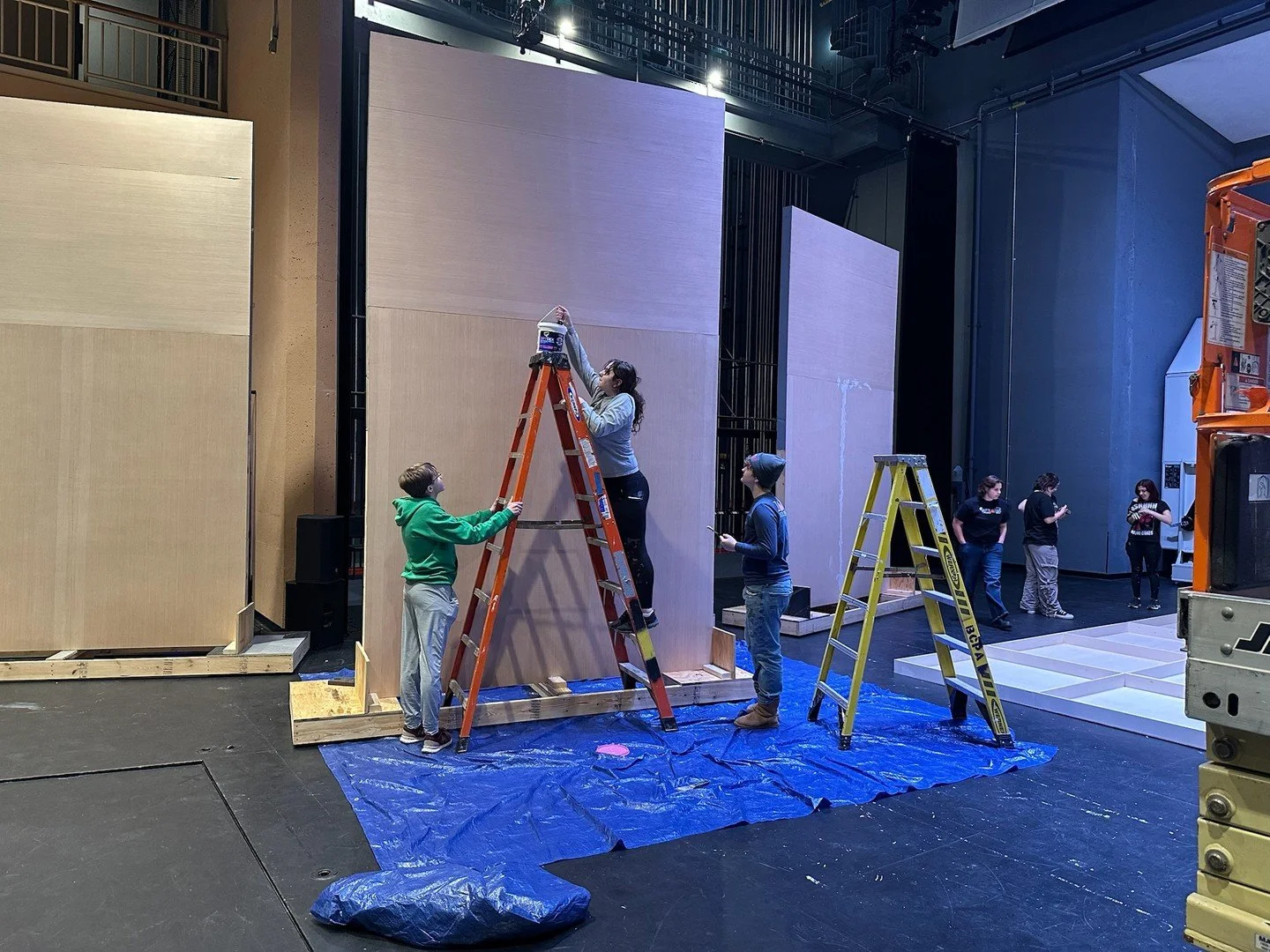 Any guesses what we&rsquo;ll be doing with these giant panels? 👀✨
Hint: they&rsquo;re about to become something magical ❄️👑

🎟️ https://brightonmusical.com/
🎭 Frozen: March 13&ndash;15 &amp; 20&ndash;22
