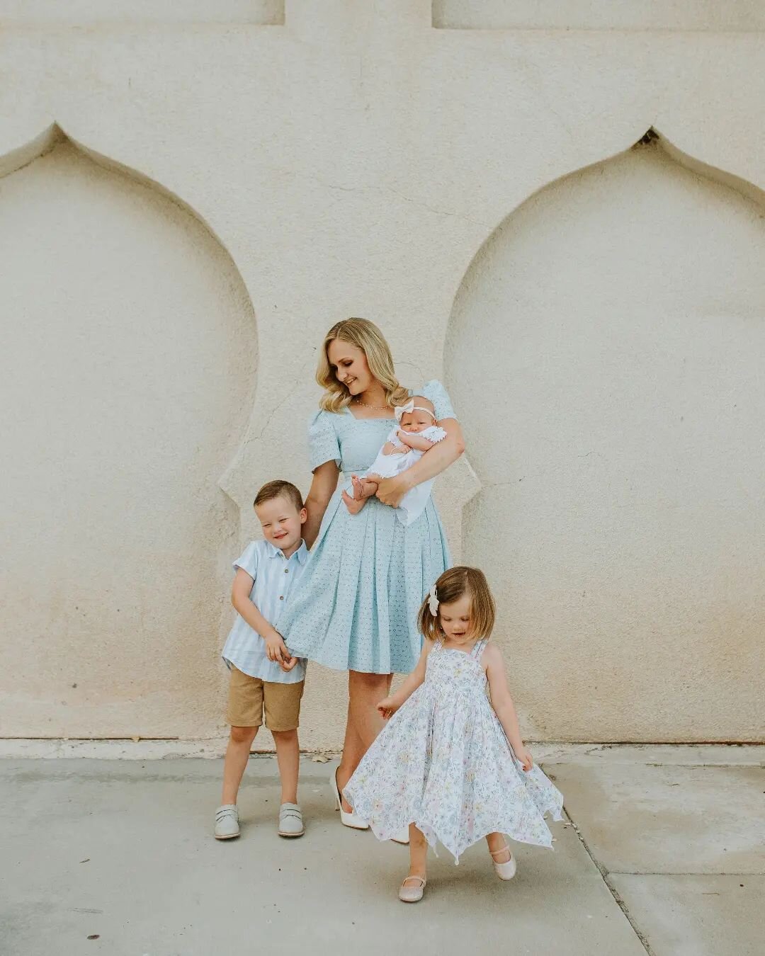 I lost my mood ring the other day,  I'm not sure how I feel about it 
.
.
.
#shootwithshai #utahphotographer #utahfamilyphotographer #familyphotography #motherhood #clickinmoms #dearestviewfinder #beautifulmess #wearefamily #flashesofdelight #punnyjo