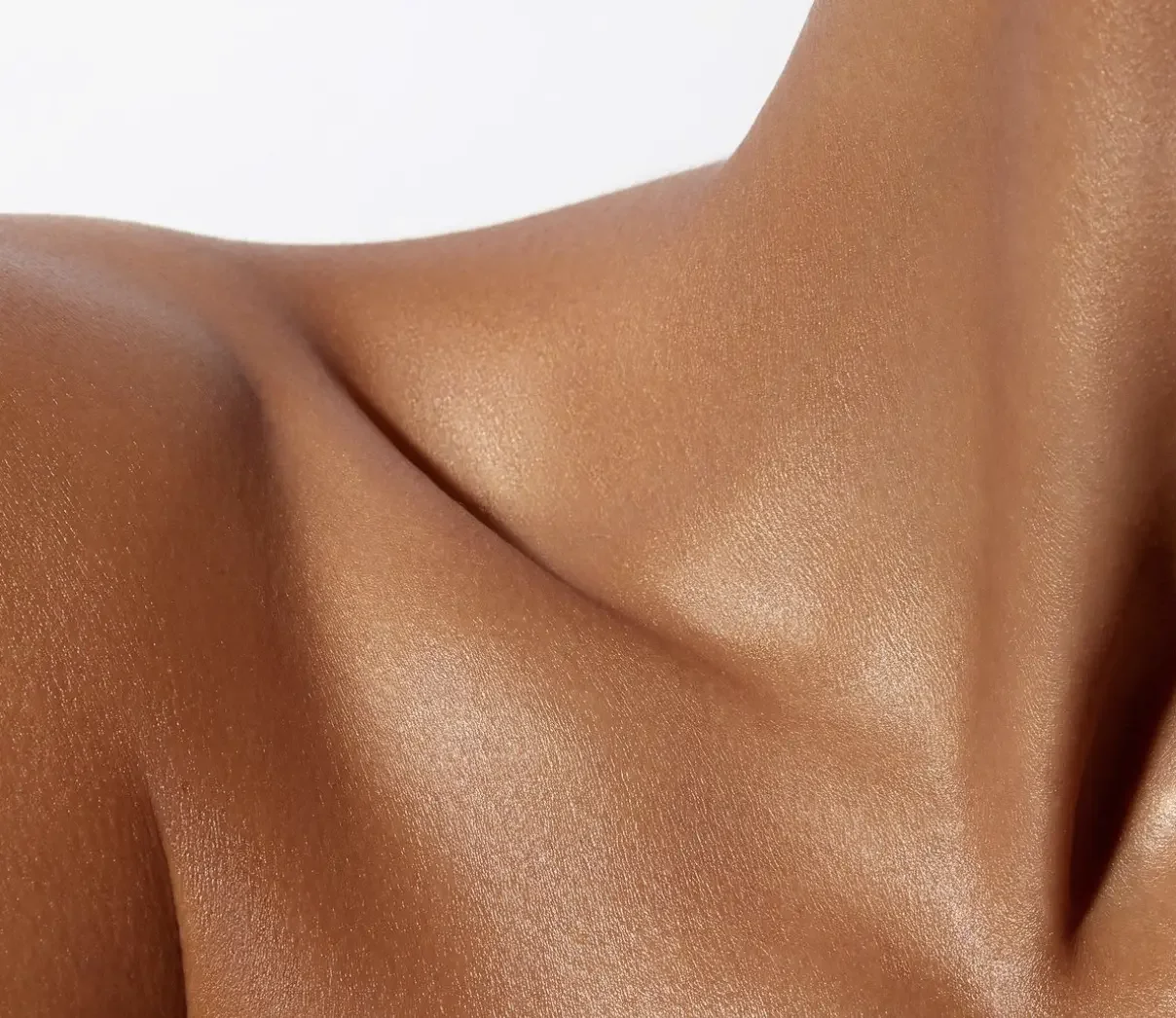 Sun-Kissed Without the Sun: The Benefits of Spray Tanning