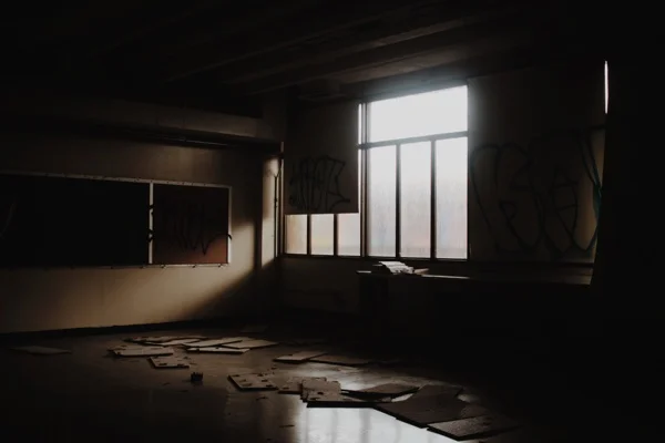 school_classroom_abandoned.jpg