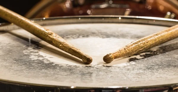 drum_with_drum_sticks.jpg