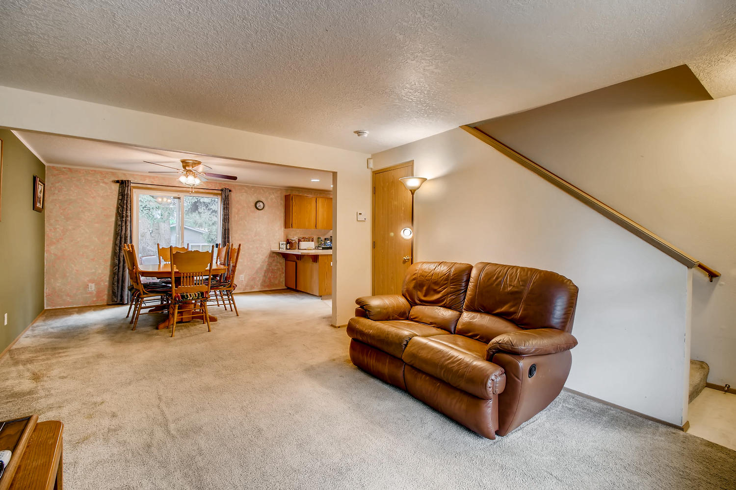 10149 N Tioga Ave Portland OR-large-006-13-Living Room-1500x1000-72dpi.jpg