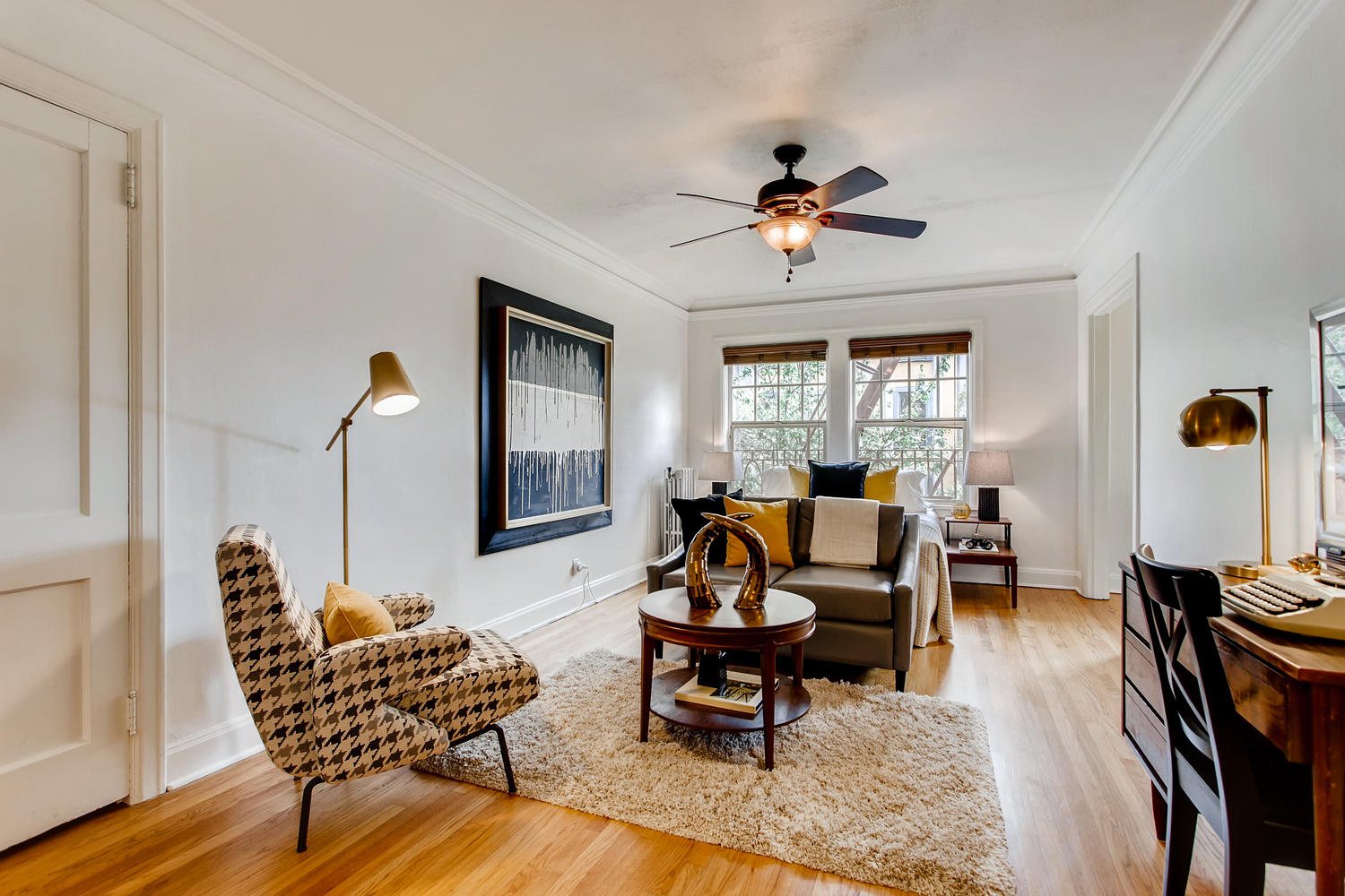 709 Sw 16th Ave Unit 302-large-009-008-Living Room-1500x1000-72dpi.jpg