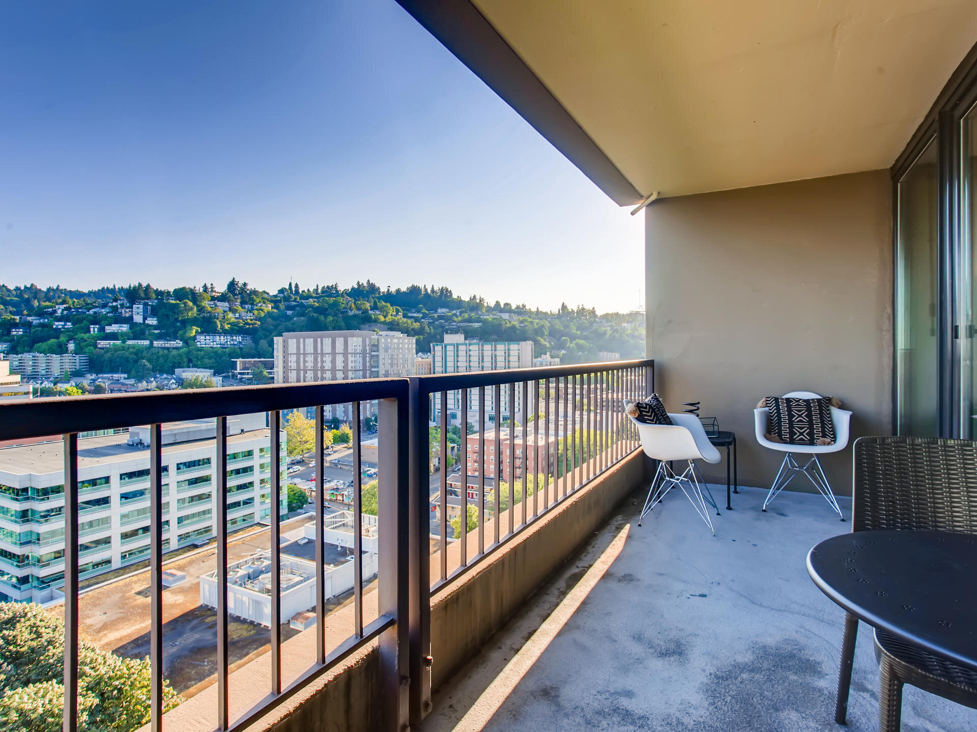 255 Sw Harrison St Unit 21a-025-022-Balcony-MLS_Size.jpg