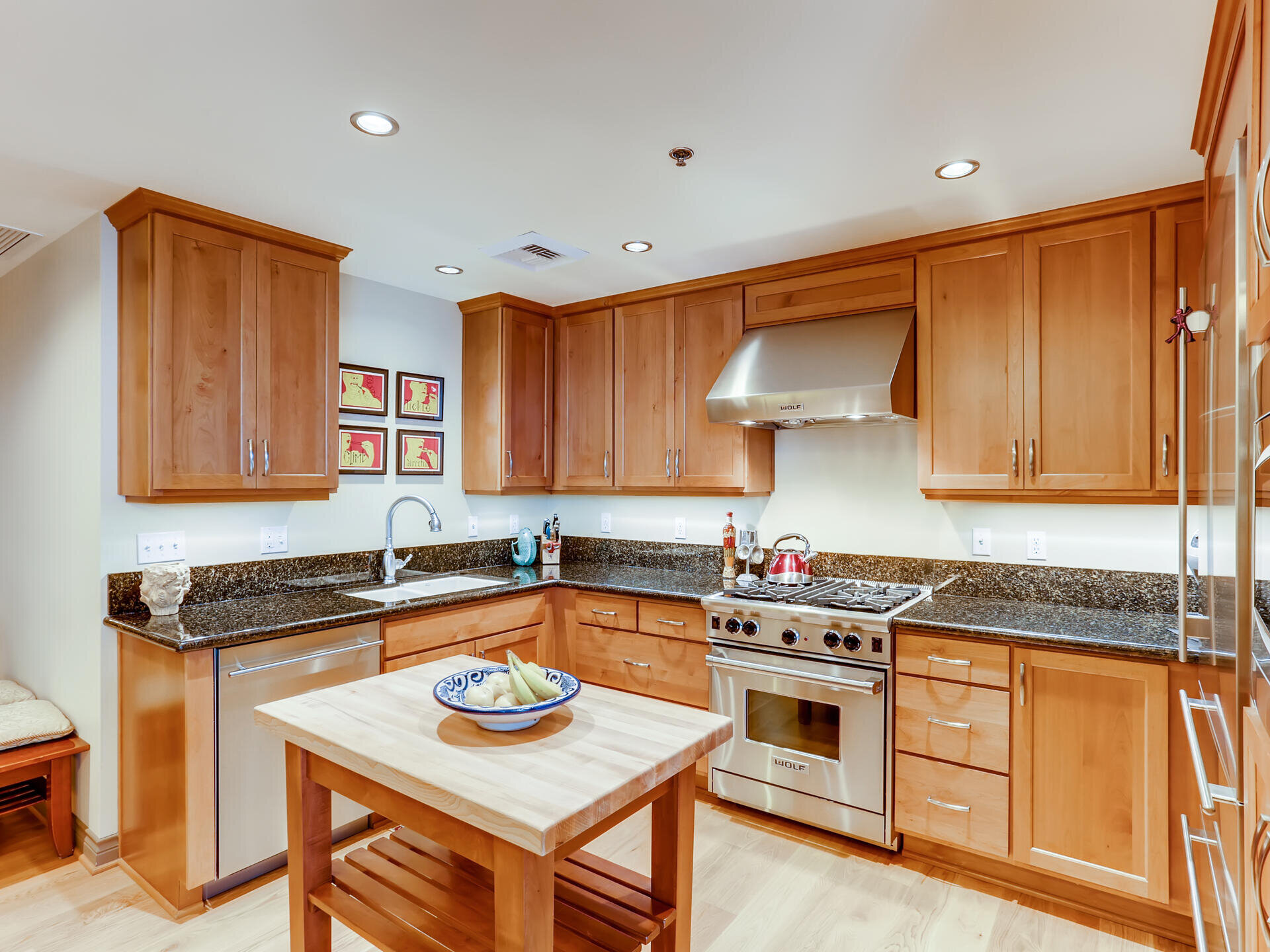 2454 NW Westover Rd Unit 5502-014-014-Kitchen-MLS_Size.jpg