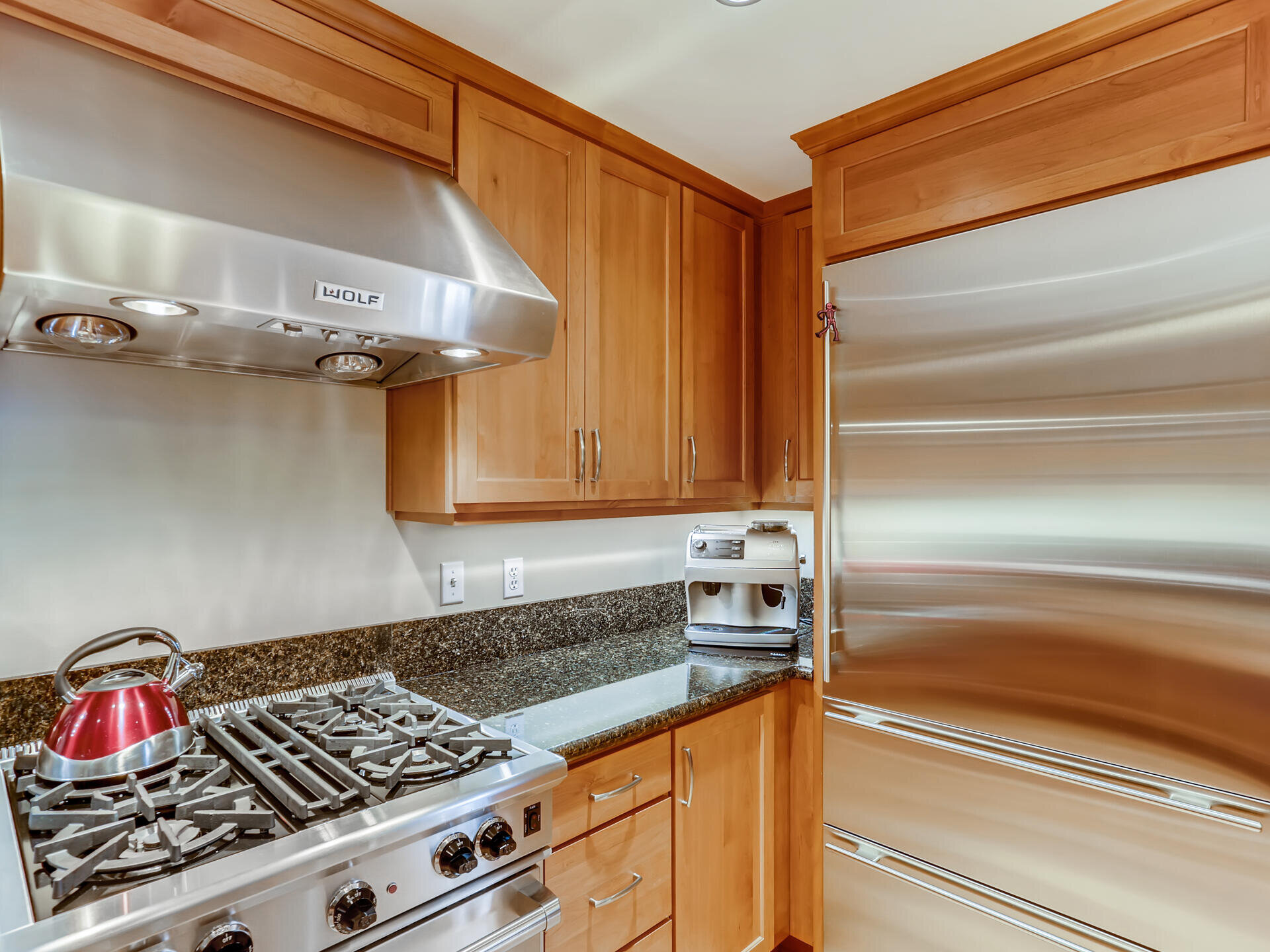 2454 NW Westover Rd Unit 5502-015-012-Kitchen-MLS_Size.jpg