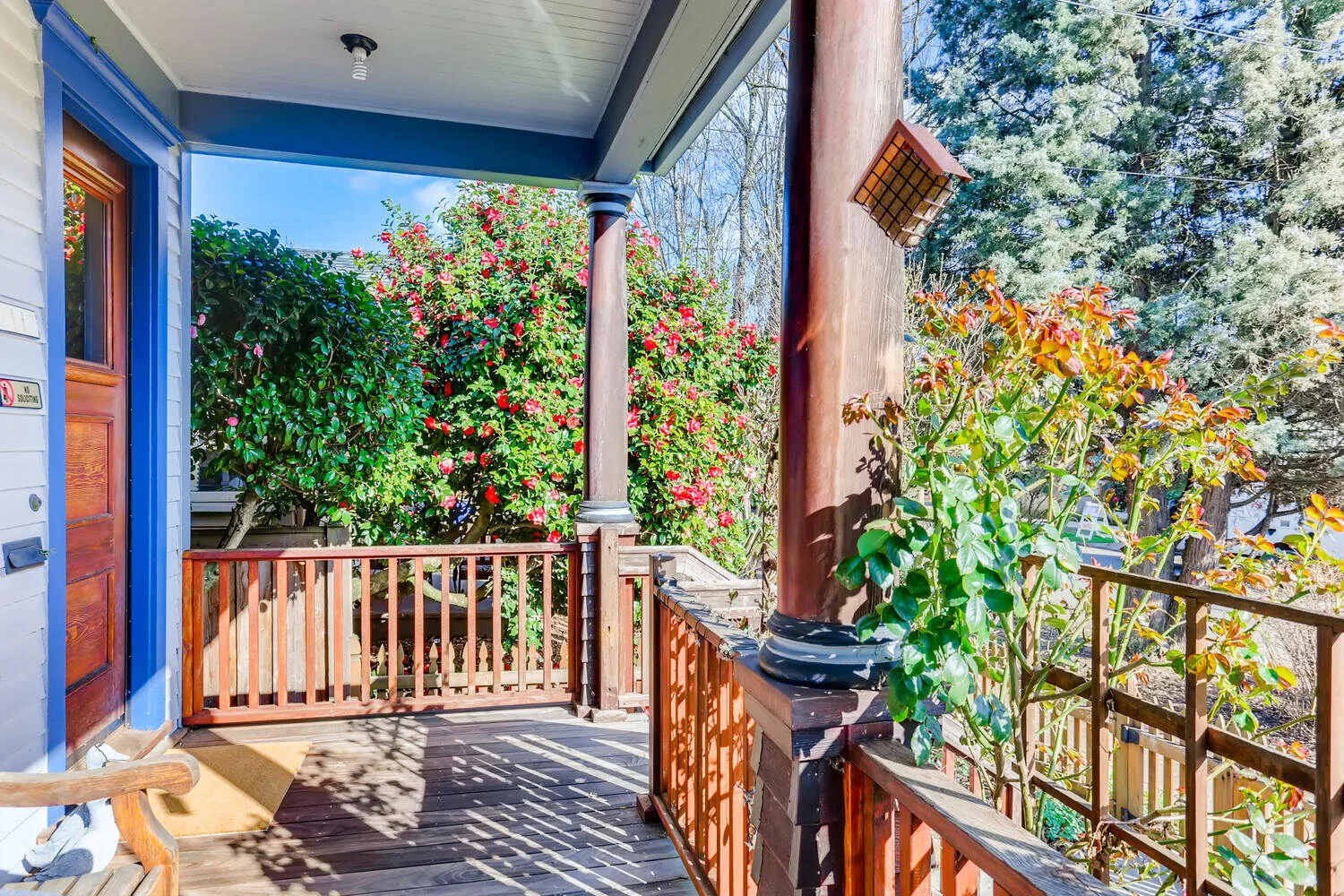 2117 NE Everett St Portland OR-large-007-009-Front Porch-1500x1000-72dpi.jpg