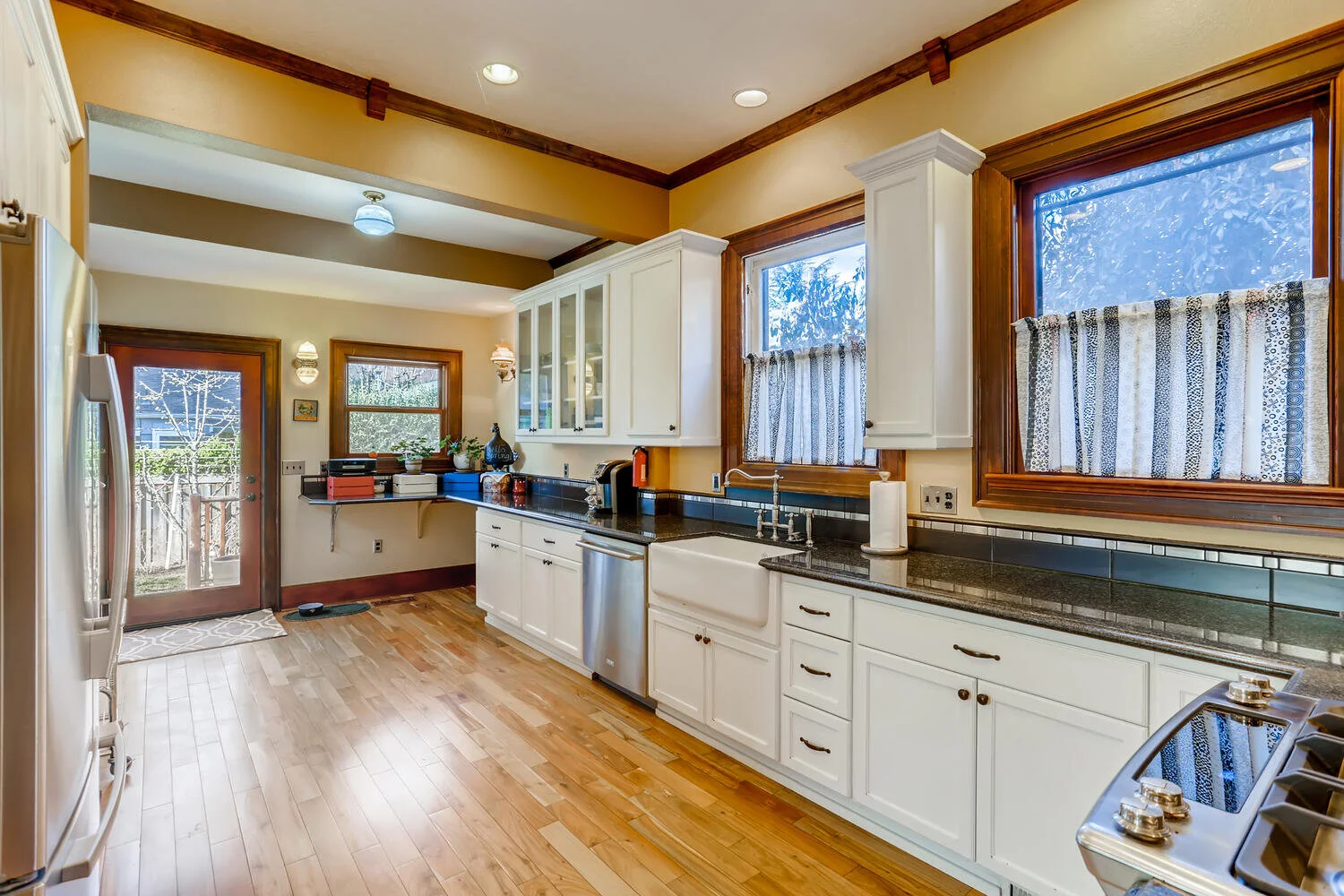 2117 NE Everett St Portland OR-large-013-020-Kitchen-1500x1000-72dpi.jpg