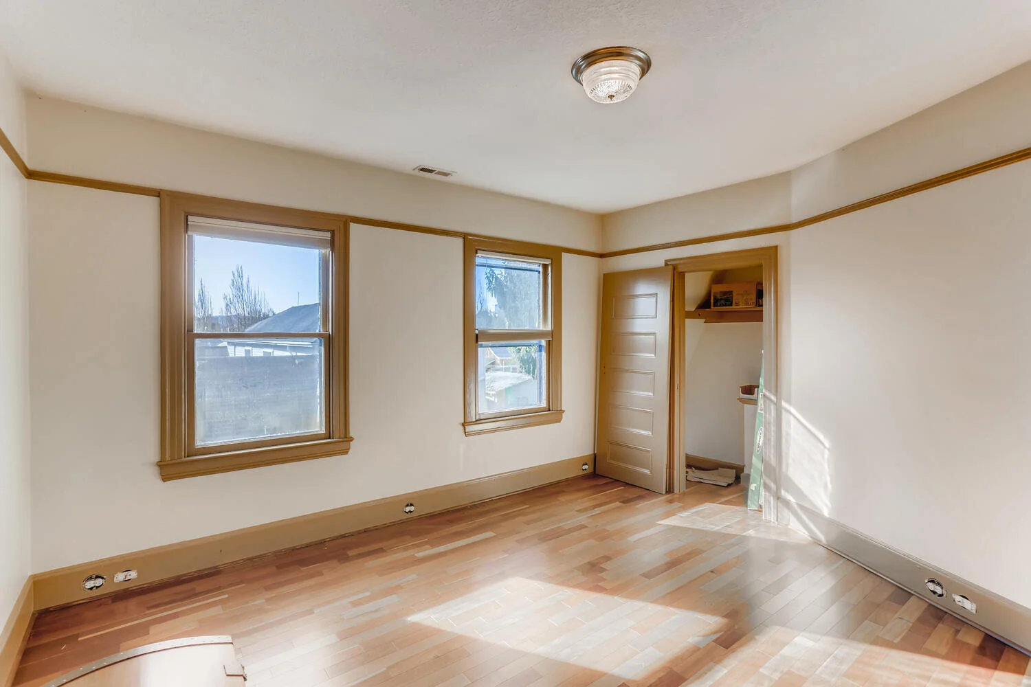 2117 NE Everett St Portland OR-large-023-021-2nd Floor Bedroom-1500x1000-72dpi.jpg