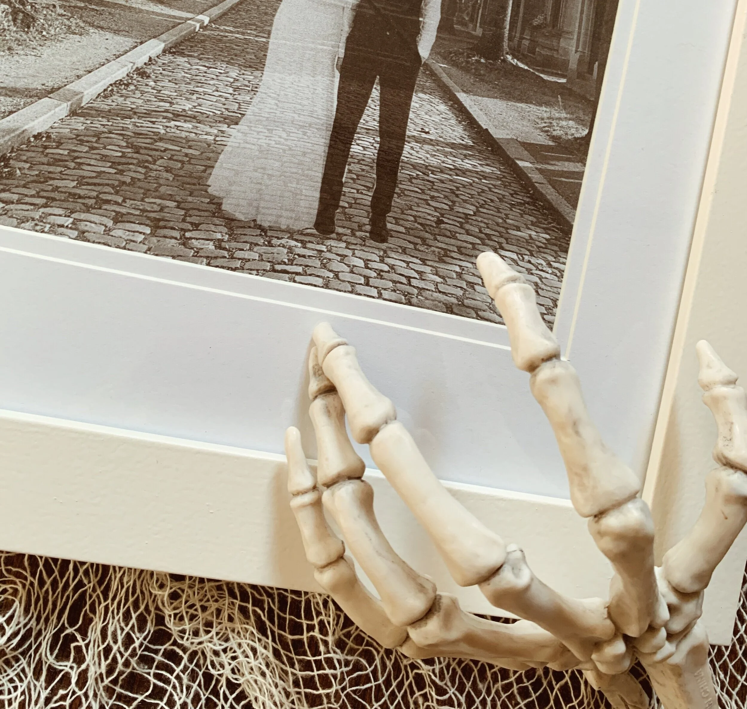 A Super Spooky Halloween DIY