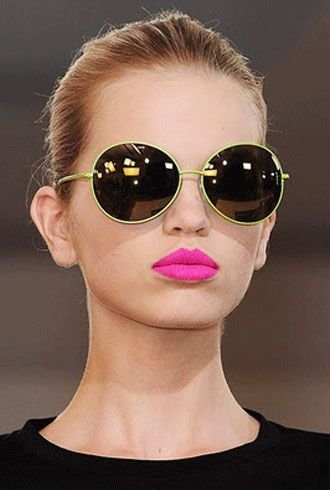 How To Pull Off Bright Lips for Daytime - theFashionSpot.jpeg
