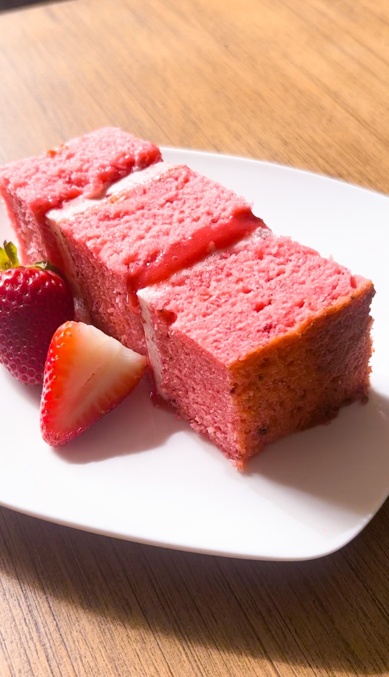 Strawberry Cake 