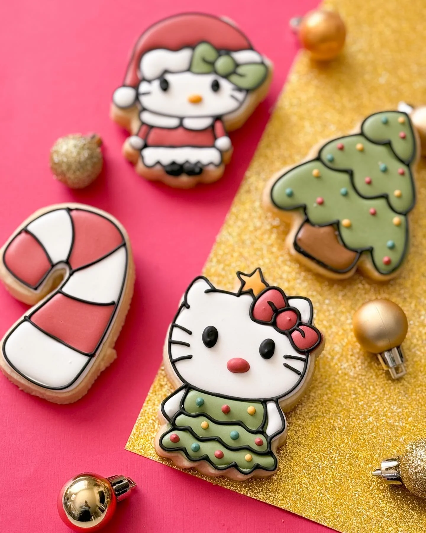 OMGGGGG! DECEMBER COOKIE NITES ARE HEREEE! 😍✨🚨I&rsquo;m SO excited to be back!! Our busiest month ever starts SOON! 
.
Today at noon, snatch your favorite cookie class from our December line-up! Enjoy three BRAND NEW designs! 😮&zwj;💨😮&zwj;💨🎄 

