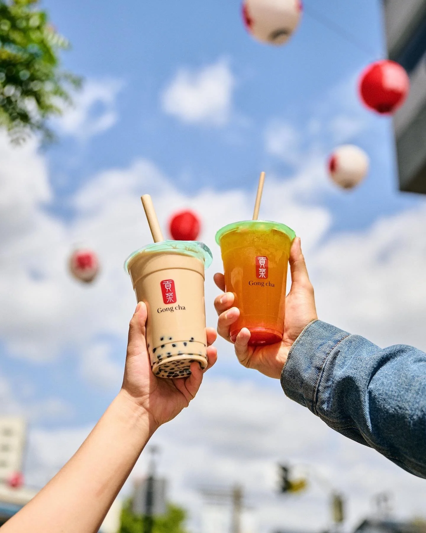 I always love getting out of the studio to capture IRL moments! Hire me for your lifestyle photography needs 🫡 

Photography for @gongchatea x @sliquemedia 💗 

#gongcha #lifestylephotographer #lifestylephotography #lifestylephotoshoot
