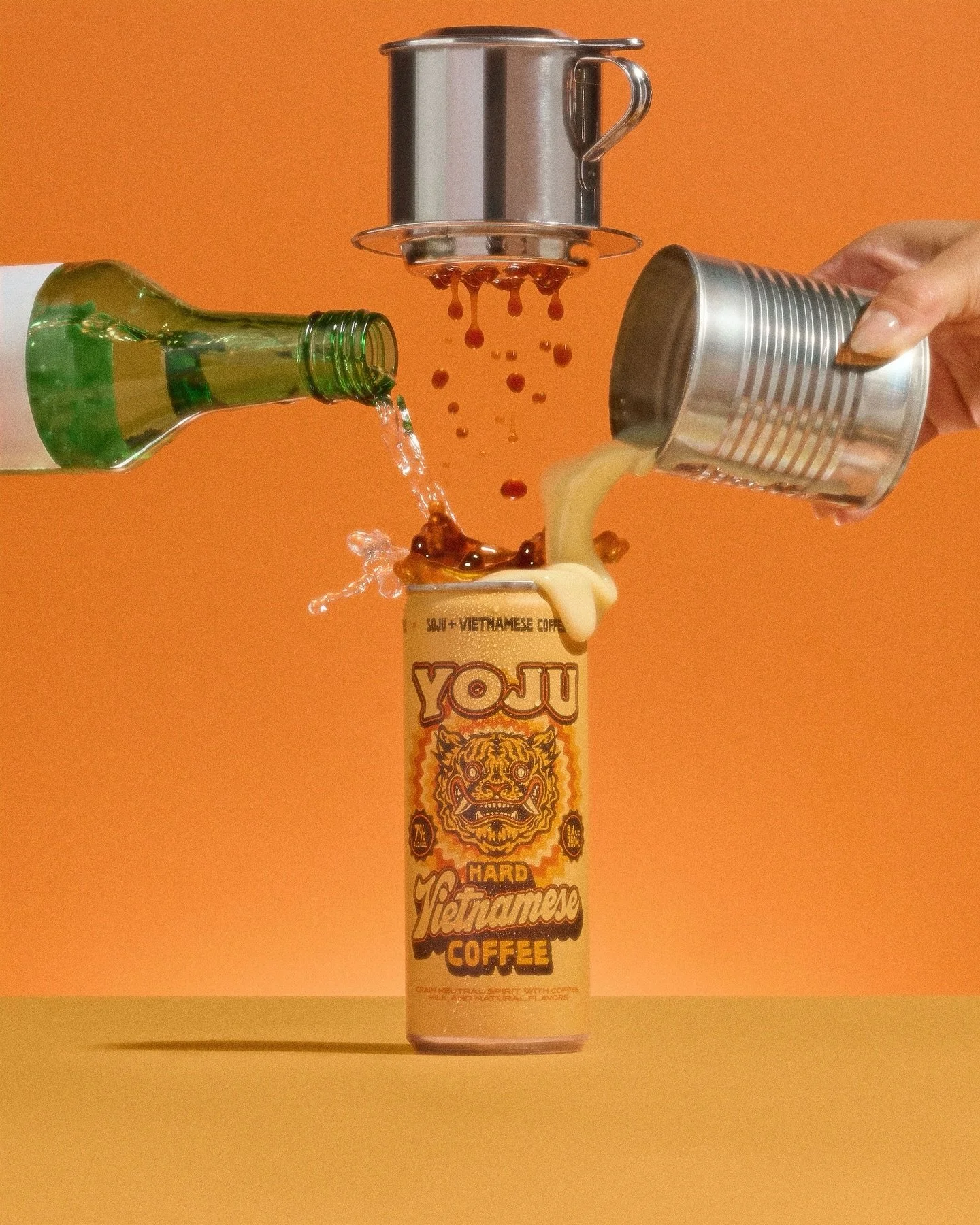 Espresso martini, with an Asian twist 🌪️☕️✨

Photography styling, and retouching for @sipyoju 🧡