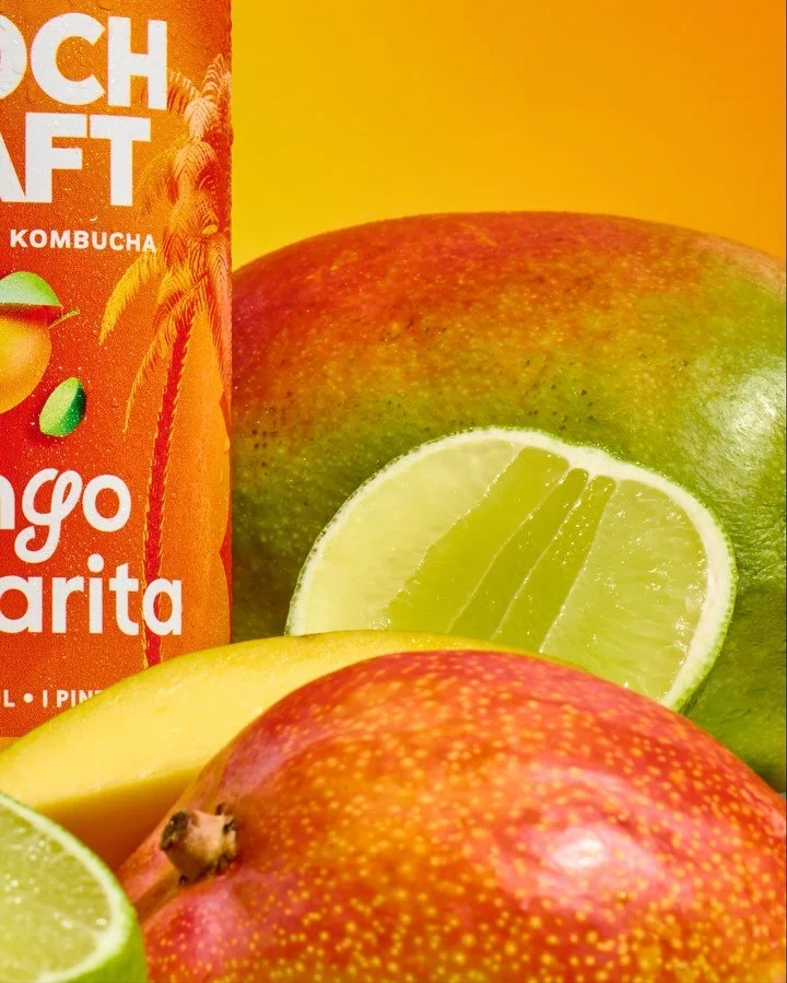 real fruit 🤝 real flavor 🥭🍋&zwj;🟩 this mango marg was soo good in every way ✨ can design by @itsjaneshaus, shot for @boochcraft 🧡