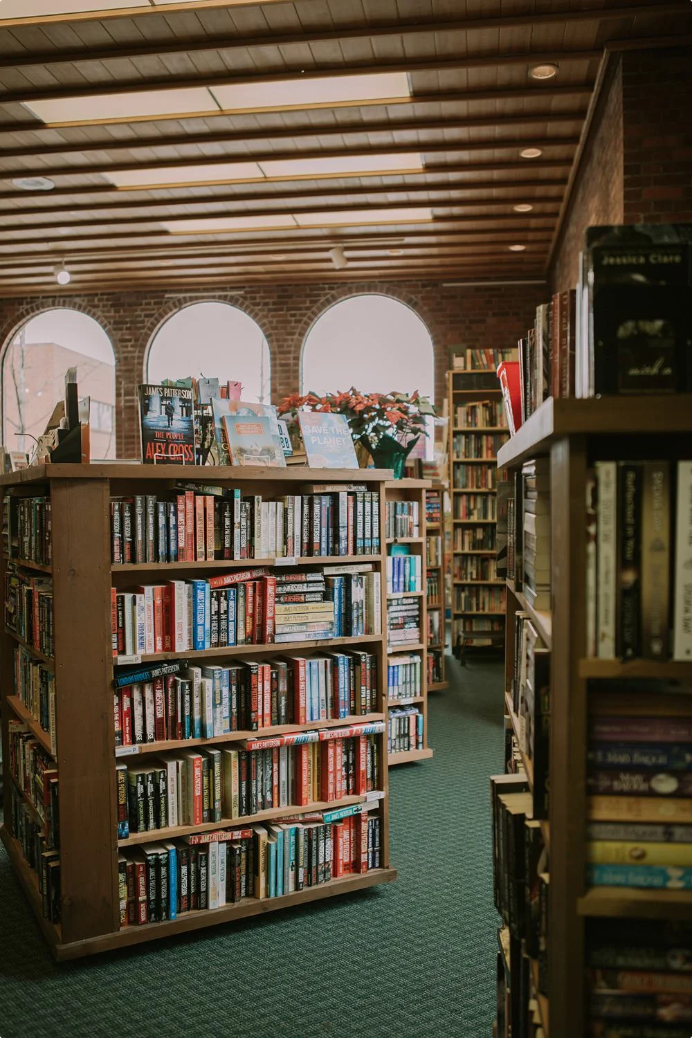 Jans_spotlight_Beaverton Book Store-9607_WEB_.jpg
