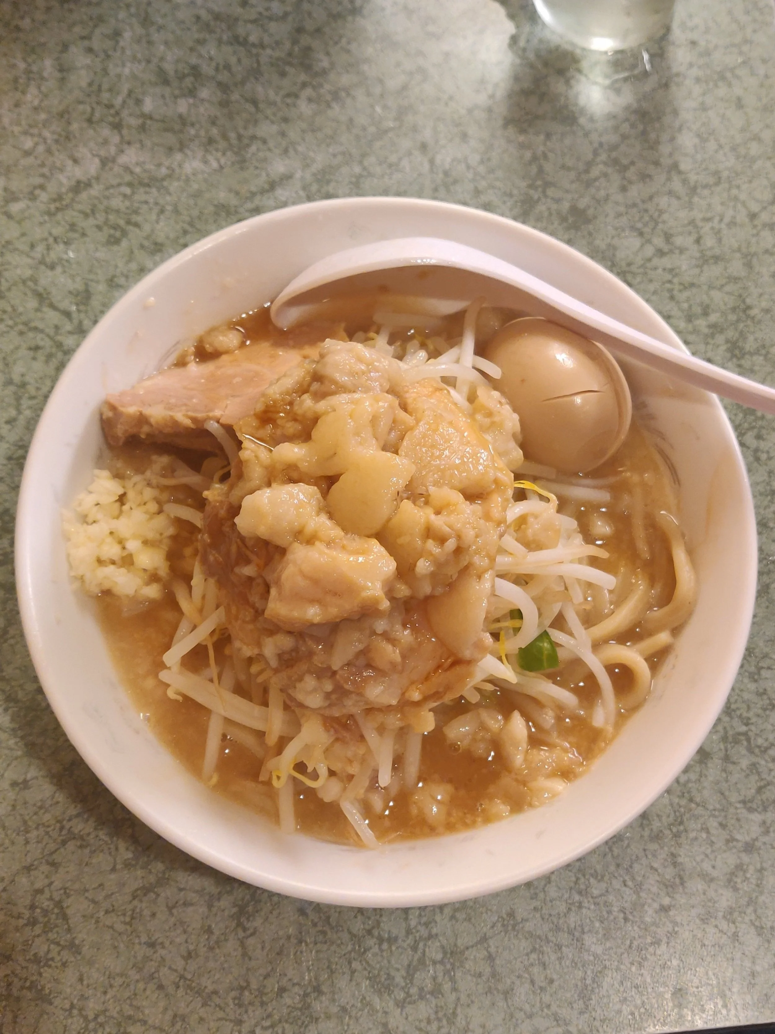 Ramen Jiro Shinjuku Otakibashidori-ten (ラーメン二郎新宿小滝橋通り店): The Forgotten Jiro; Shinjuku, Tokyo