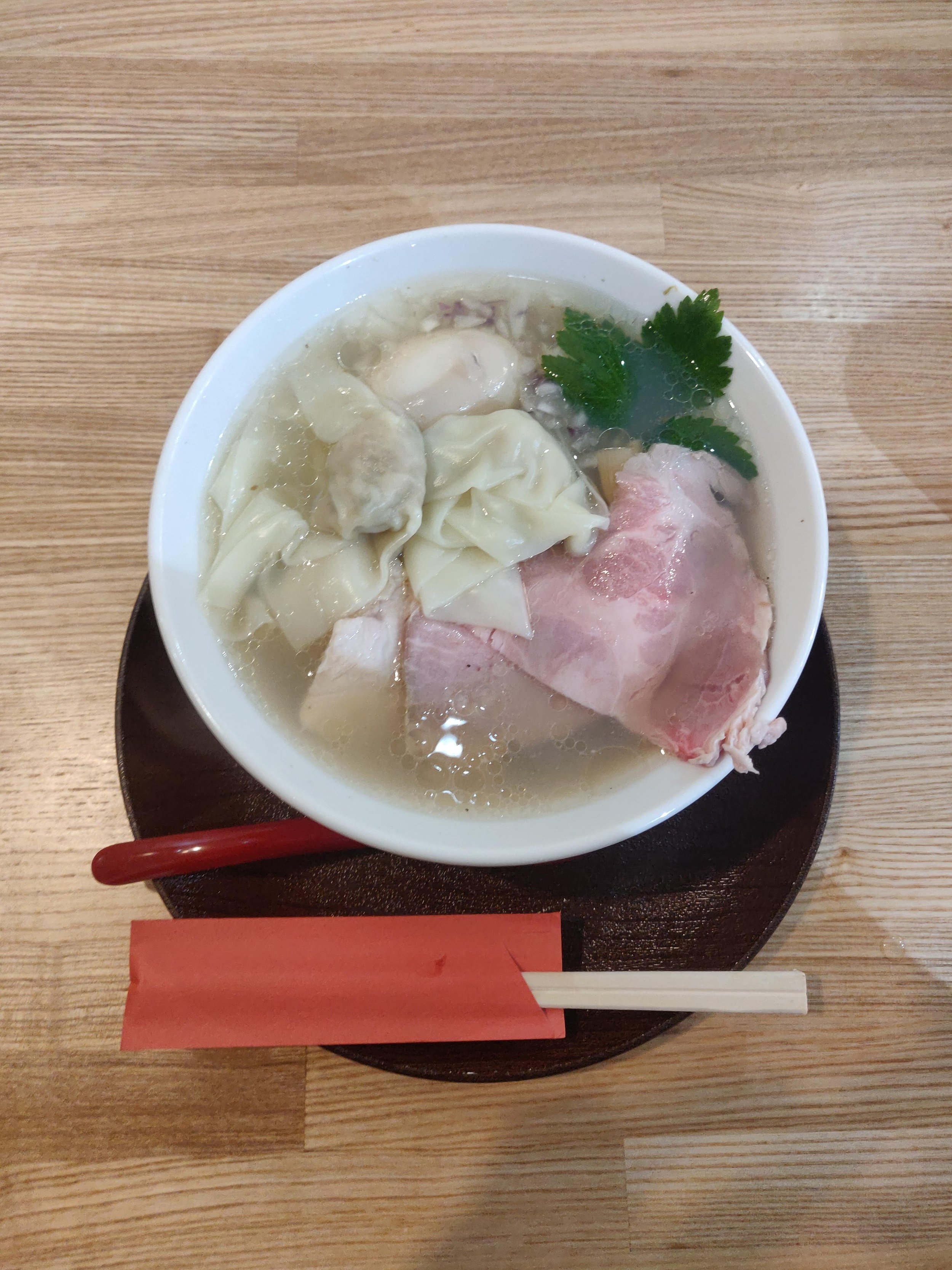 Teuchi Seimen Hachimitsu(手打ち正麺Hachimitsu): The Salaryman's Ramen; Gotanda, Tokyo