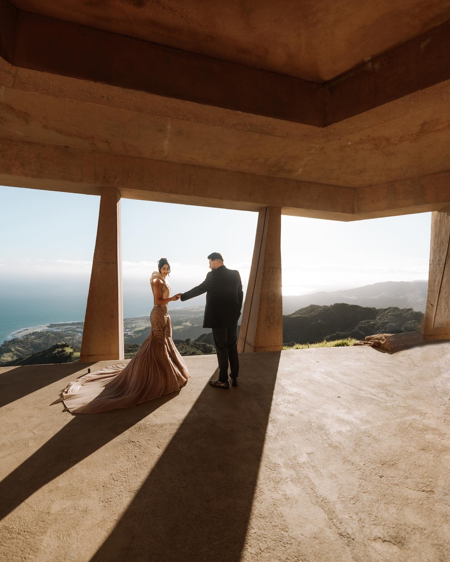 Dream shoot!! That's all🫶🏼 happy almost Anni @pooks_03 + @jaydhaliwal3 ❤️ glam by @varaichvanity ✨ #anniversaryshoot #malibu #azweddingphotographer #arizonaweddingphotographer #destinationweddingphotographer