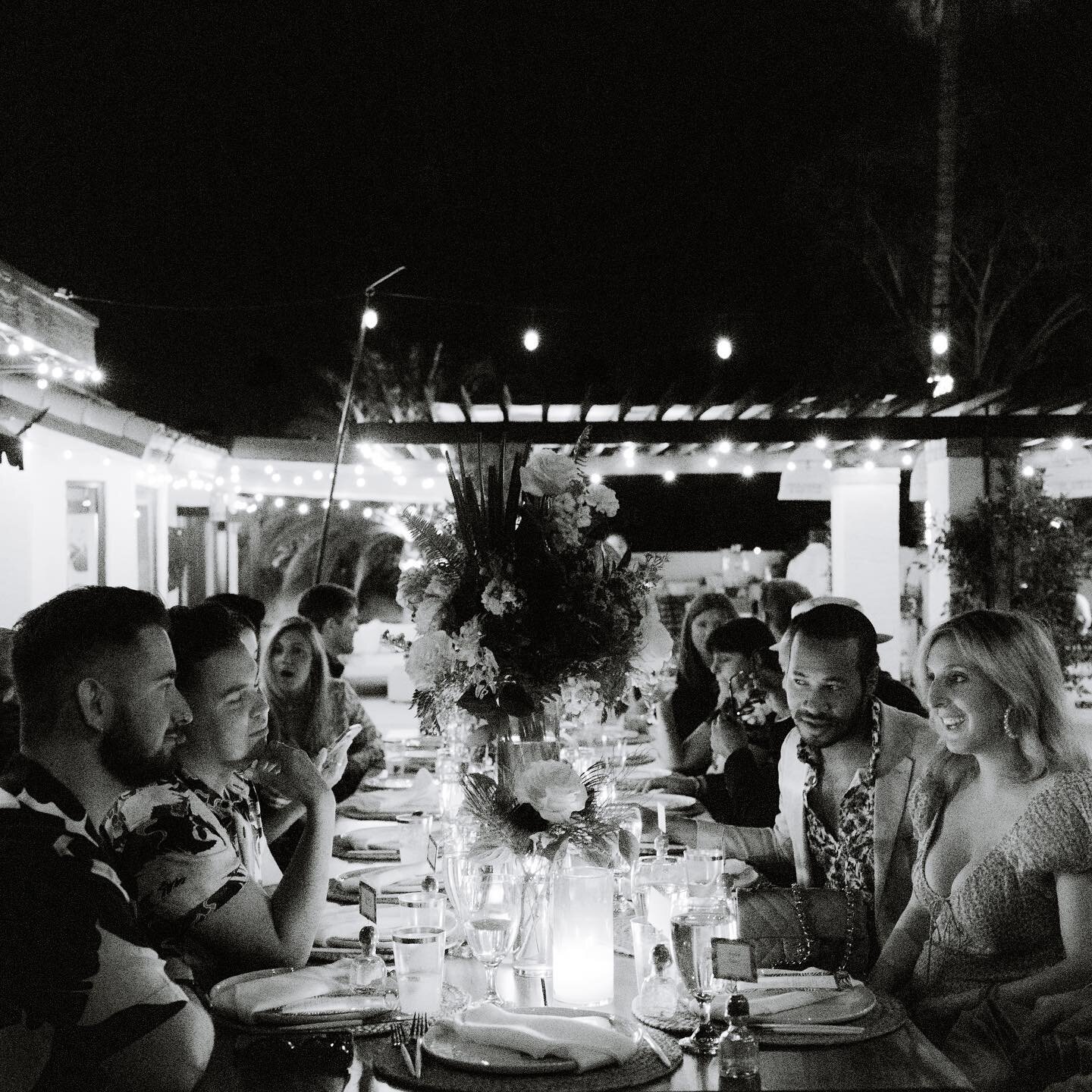 Candlelight dinner for the backyard wedding of my dreams.  IMHO backyard weddings are the hardest to pull off logistically and aesthetically, but J + J's incredible taste and @hudsongreyweddings amazing execution was a match made in heaven ✨a truly p