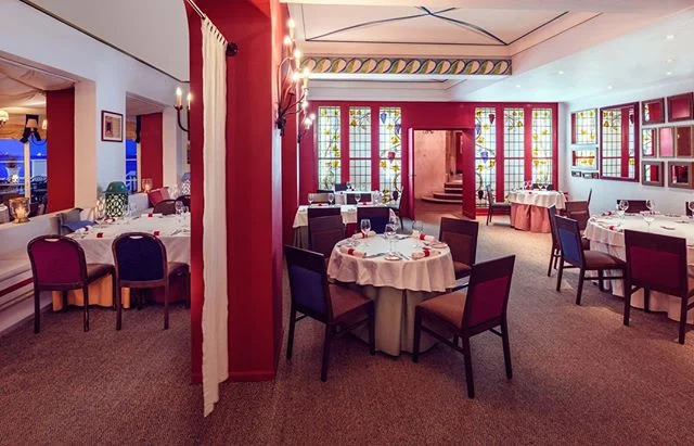 Have a date? Even if you don't, Friday is reason enough to celebrate, join us for dinner tonight πΉ .
.
.
#gibraltar #visitgibraltar #travelgibraltar #hotelgibraltar #rockofgibraltar #caleta #hotel #dinner #caletahotel #wineanddine #winedine #treatyo