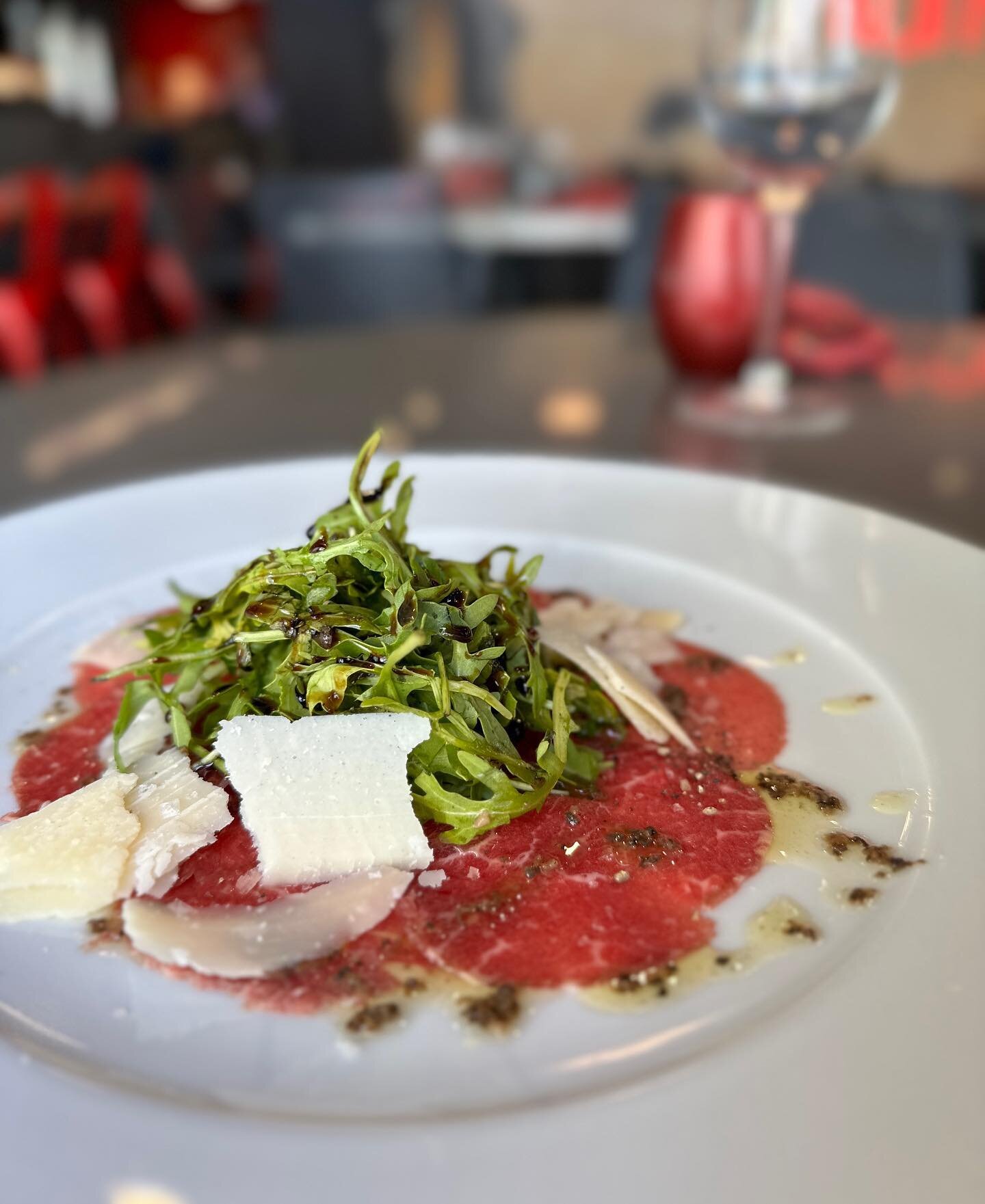 Our Beef Carpaccio 🤩

Wafer thin slices of beef with black truffle oil and shavings of Parmesan, garnished with wild rocket leaves 🍴

Call or DM to book your table 📞