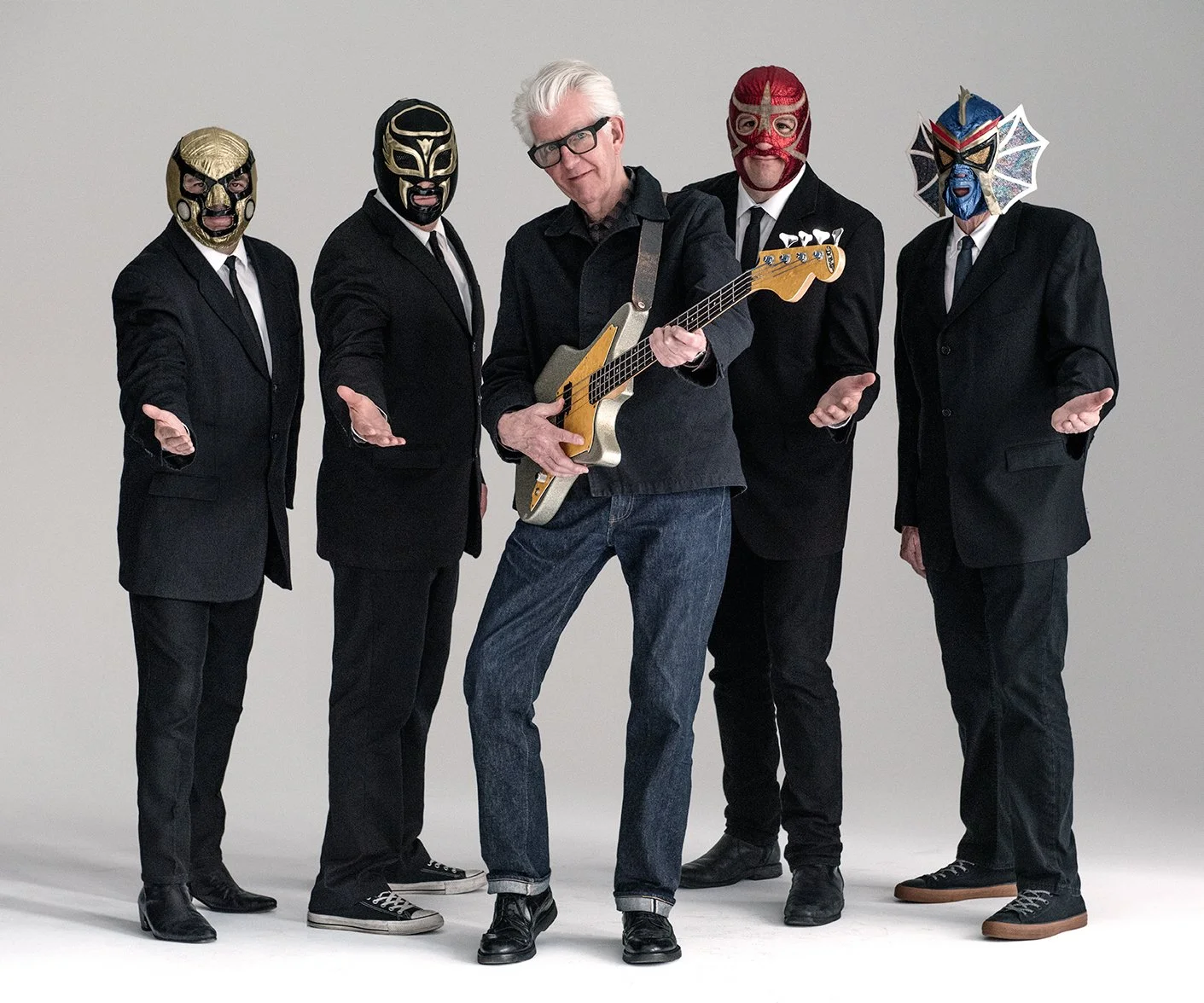 Nick Lowe and Los Straitjackets