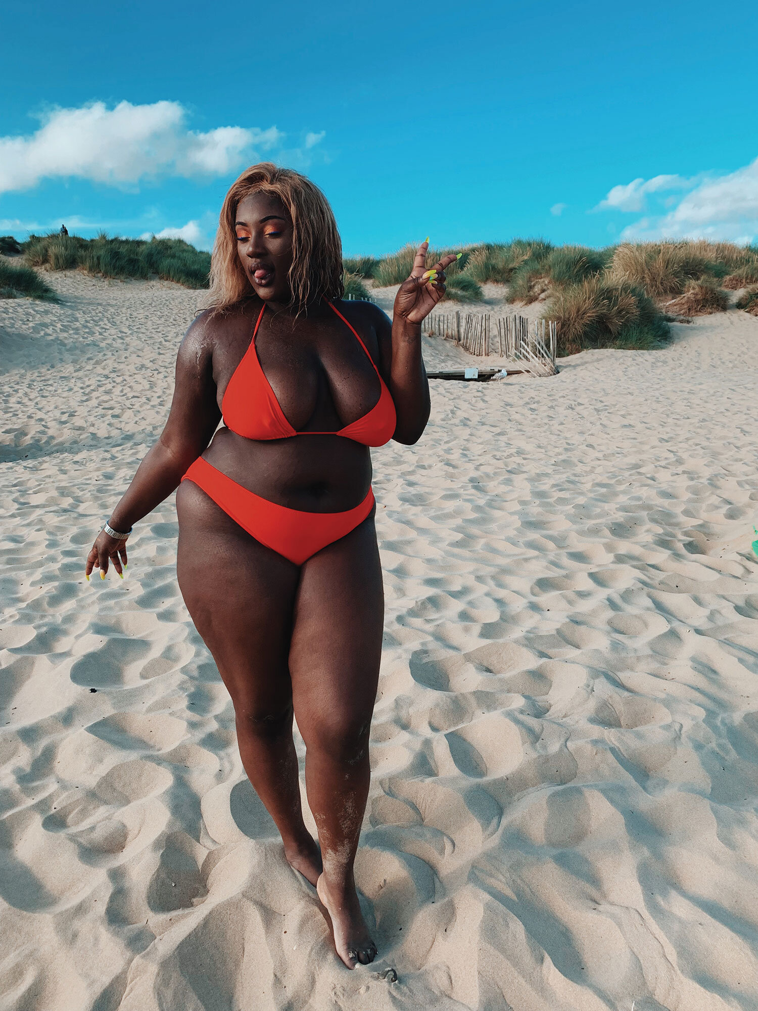 AHEAD OF THE CURVE - GIRL GOT CURVES — 'cene Magazine