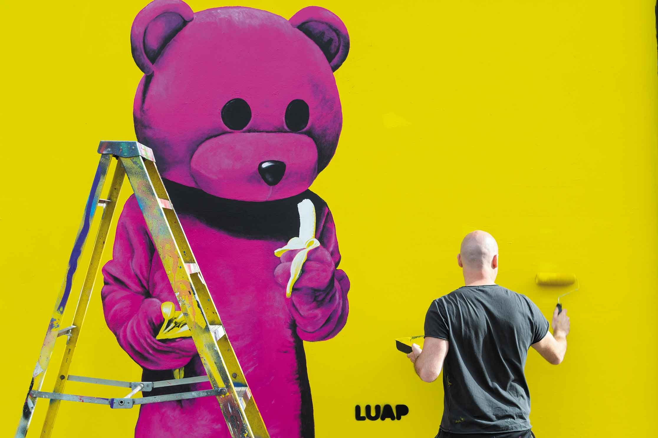 LUAP-interview-the-pink-bear-artist-cene4.jpg