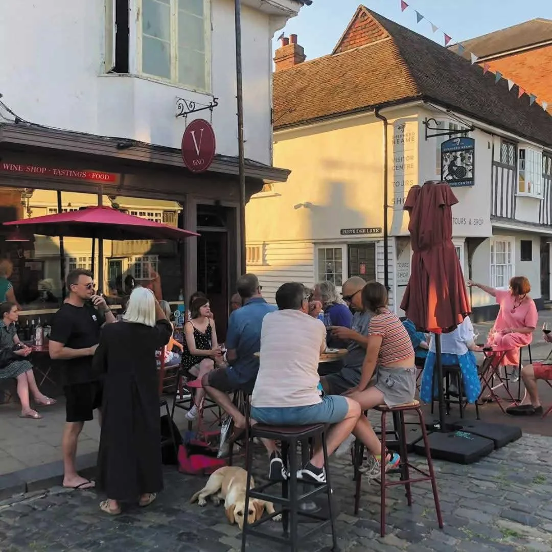VINO FAVERSHAM: AN ATLAS ADVENTURE