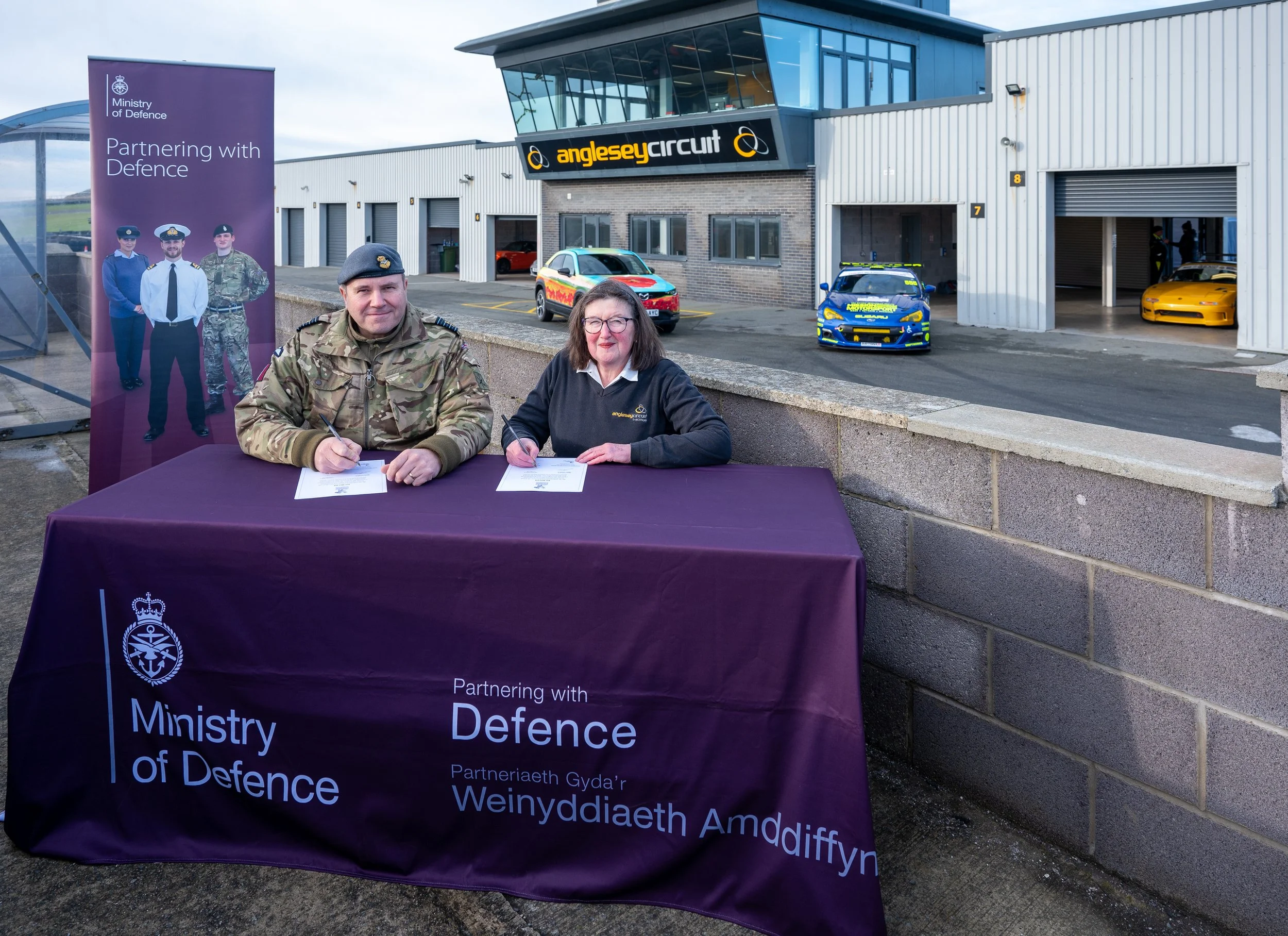Mission Motorsport Supports Trac Môn Anglesey Circuit's Armed Forces Covenant Signing