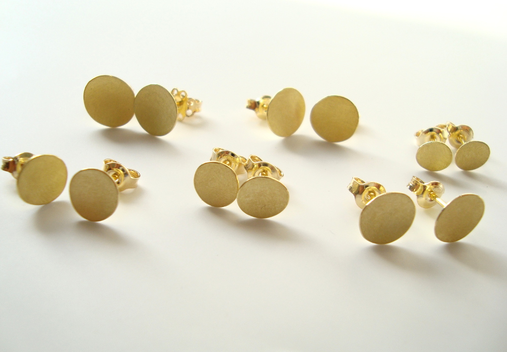 Earrings gold discs