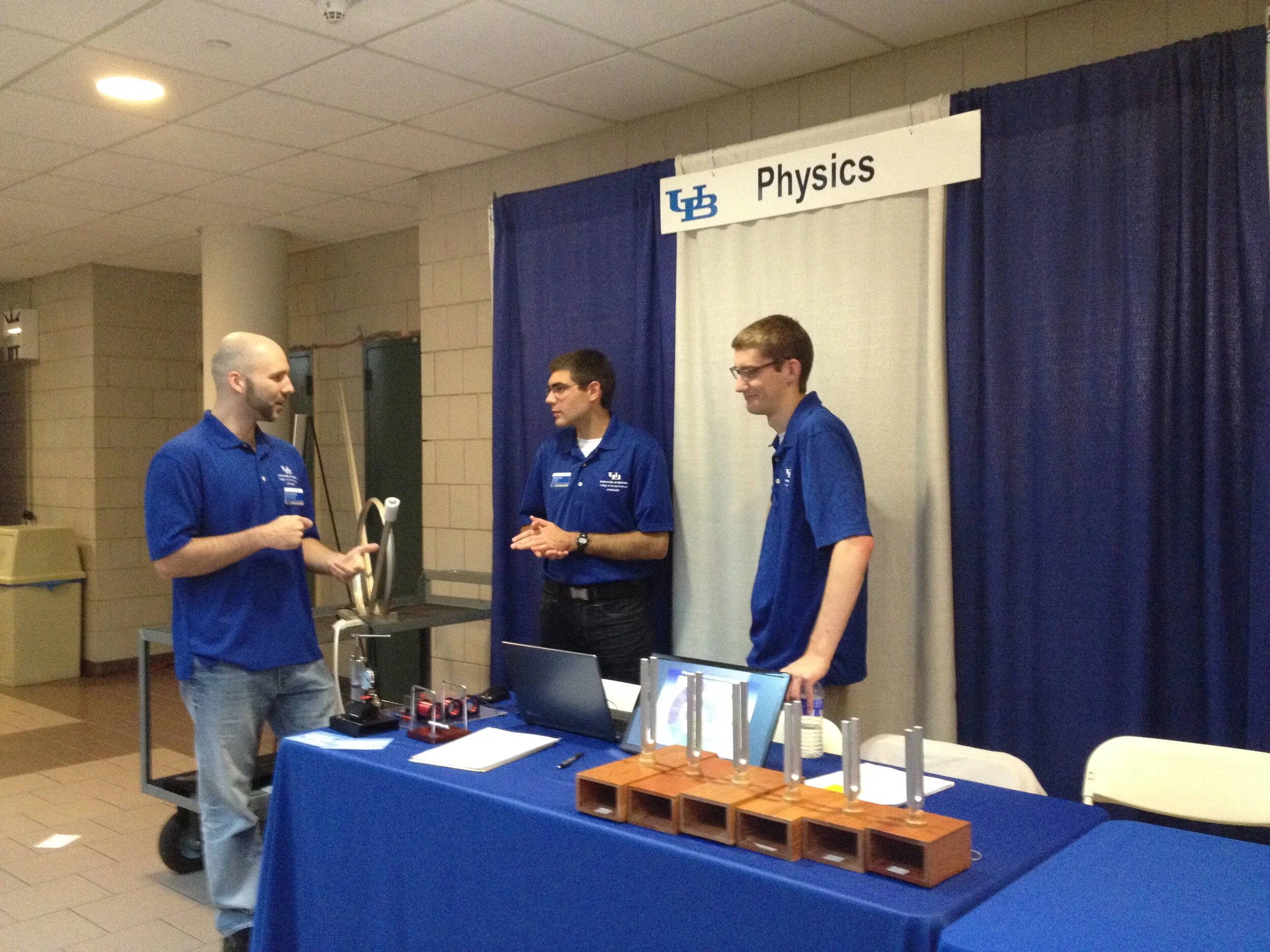 Preparing physics demos for incoming students at SUNY at Buffalo