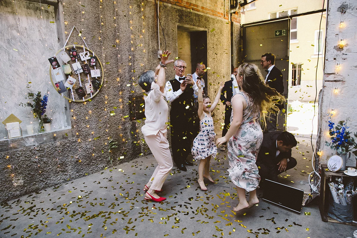 Hochzeit_Stuttgart_Schloss_Solitude_Weinhandlung_Kreis-_0067.jpg
