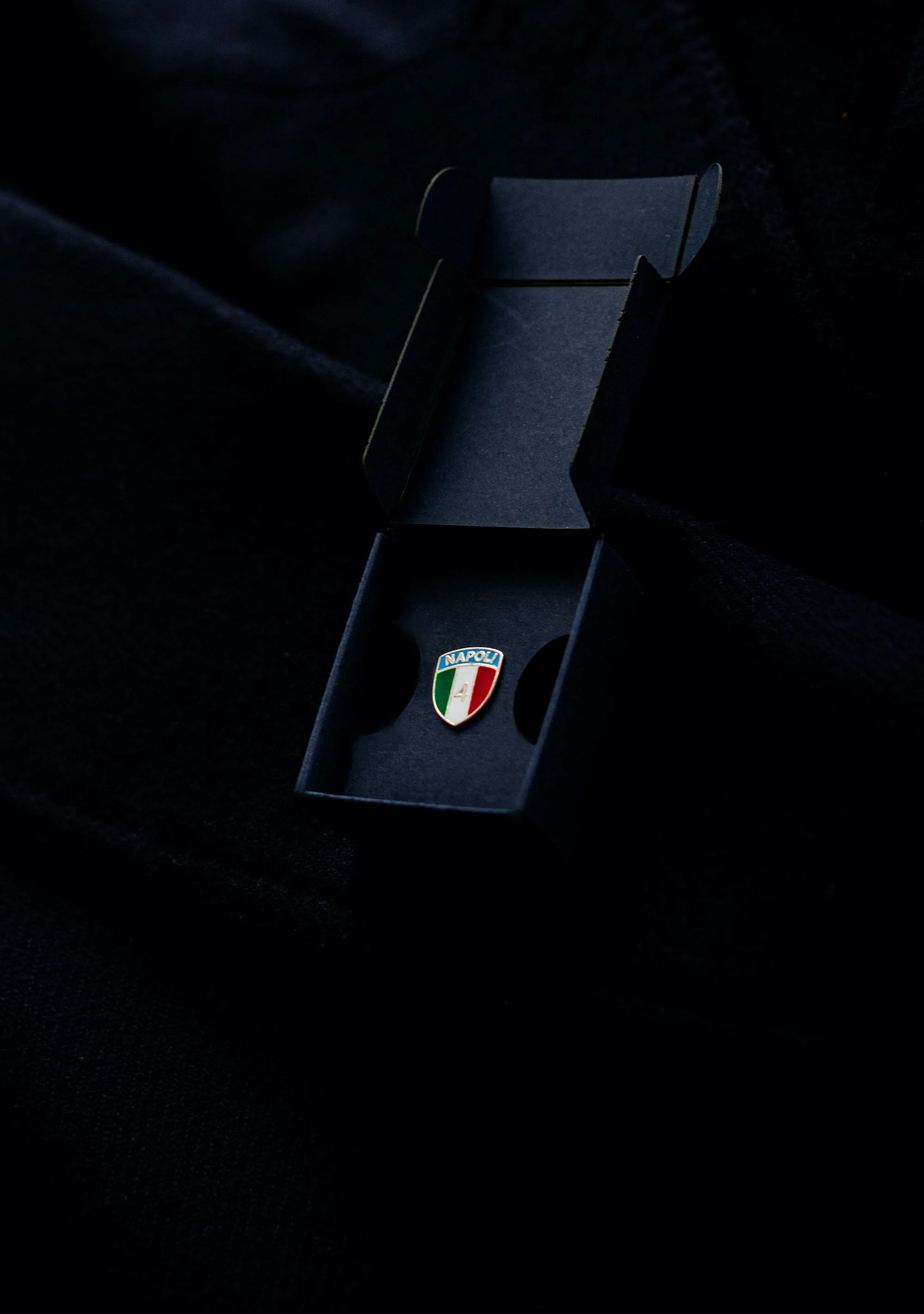 napoli pin mararo.jpg