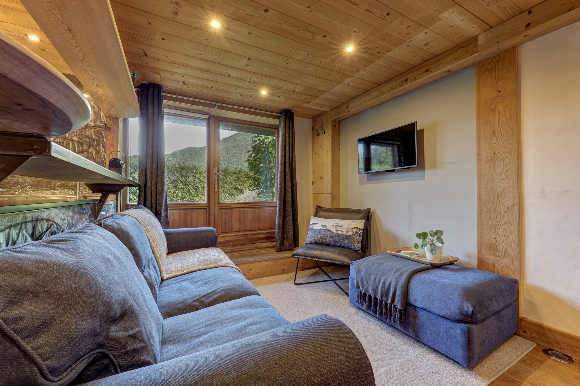 AJP00298And8more2024-02-day-chalet-mix.jpg