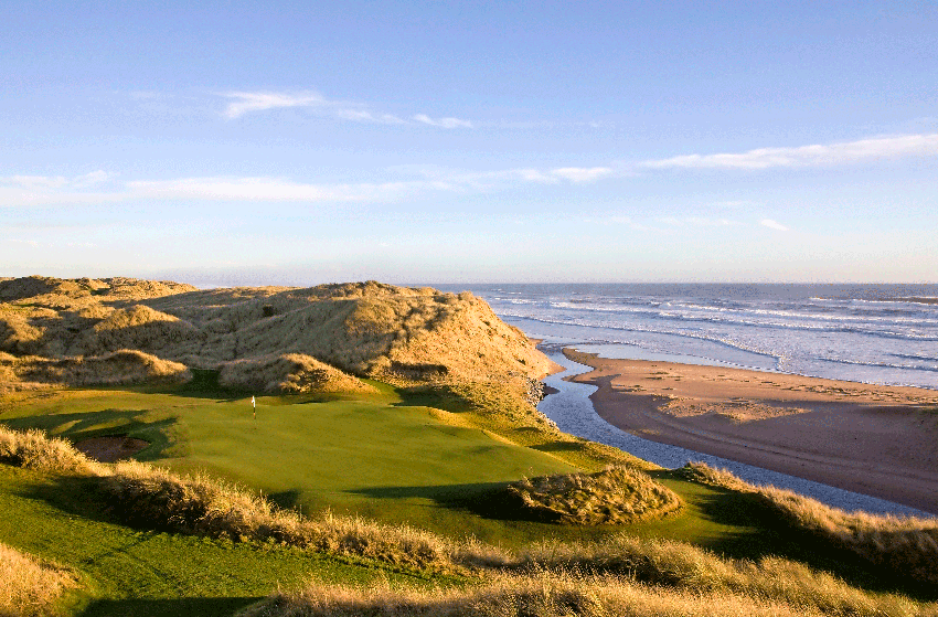 The green on the short 3rd enjoys one of the finest locations in Scotland.