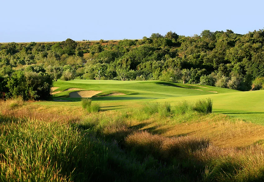 The first par 5 at Amendoeira’s Faldo course is a birdie chance… if you are brave enough.