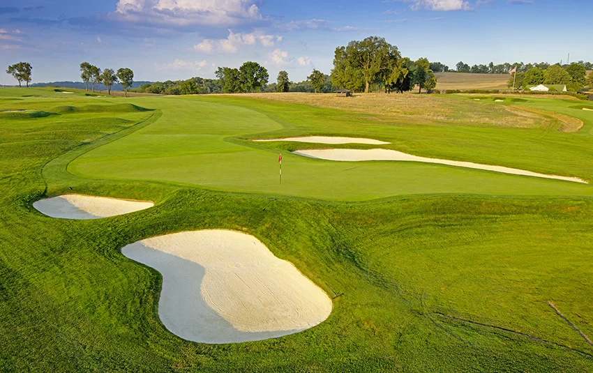 Many trees were removed at Oakmont’s 5th hole ahead of the US Open in 2016.
