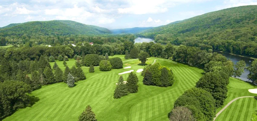Despite being Tillinghast’s first big job, Shawnee Country Club in Pennsylvania (1911, below) instantly showcases many of his design beliefs.