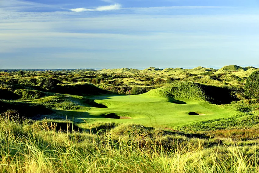 The beguiling par-3 7th at Royal Birkdale.