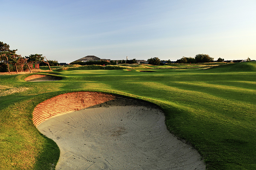 8_Top_100_Golf_Courses_England_Royal_Lytham.jpeg