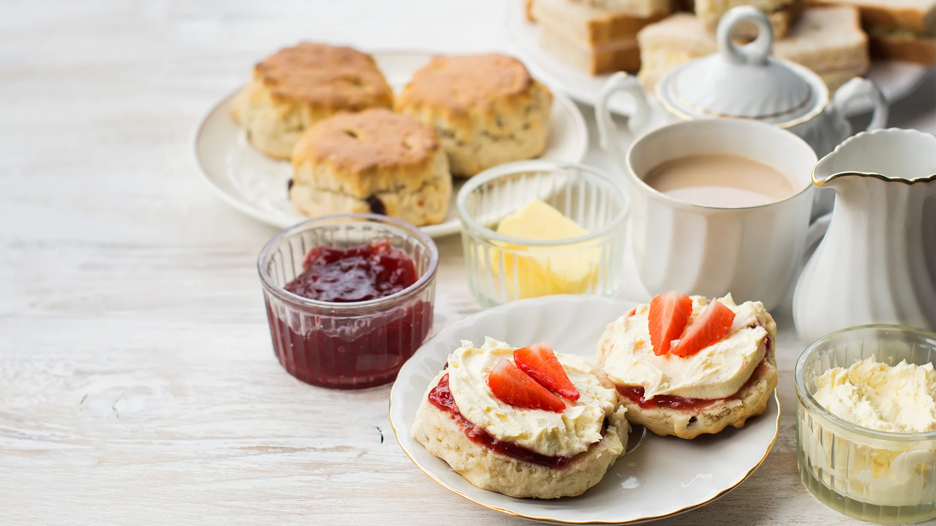 English afternoon tea.jpg