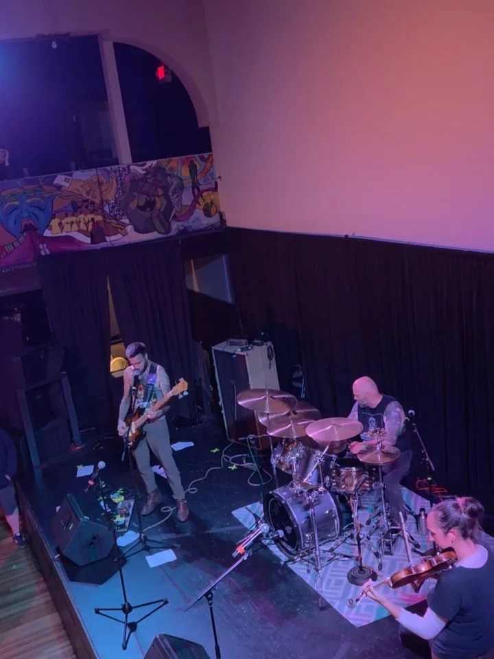 Peer supervision and a show all in one day makes a healthier music therapist.  Check out @ratasenzelo (who inspired my 11yo to want to start a band like that with her friends) @depresiontropical666 and @wearenightfury . My band @mylesofdestruction ha