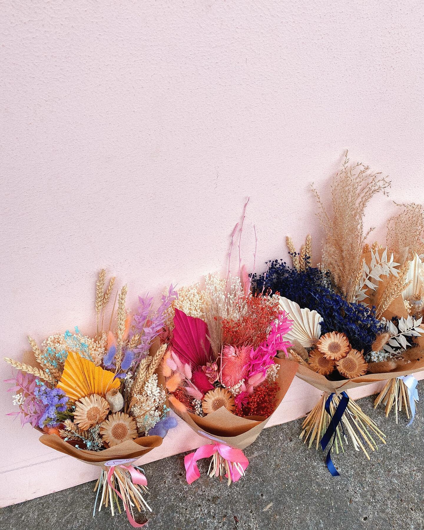 Flower Delivery Glasgow & Edinburgh Subscription, Wedding, Candles