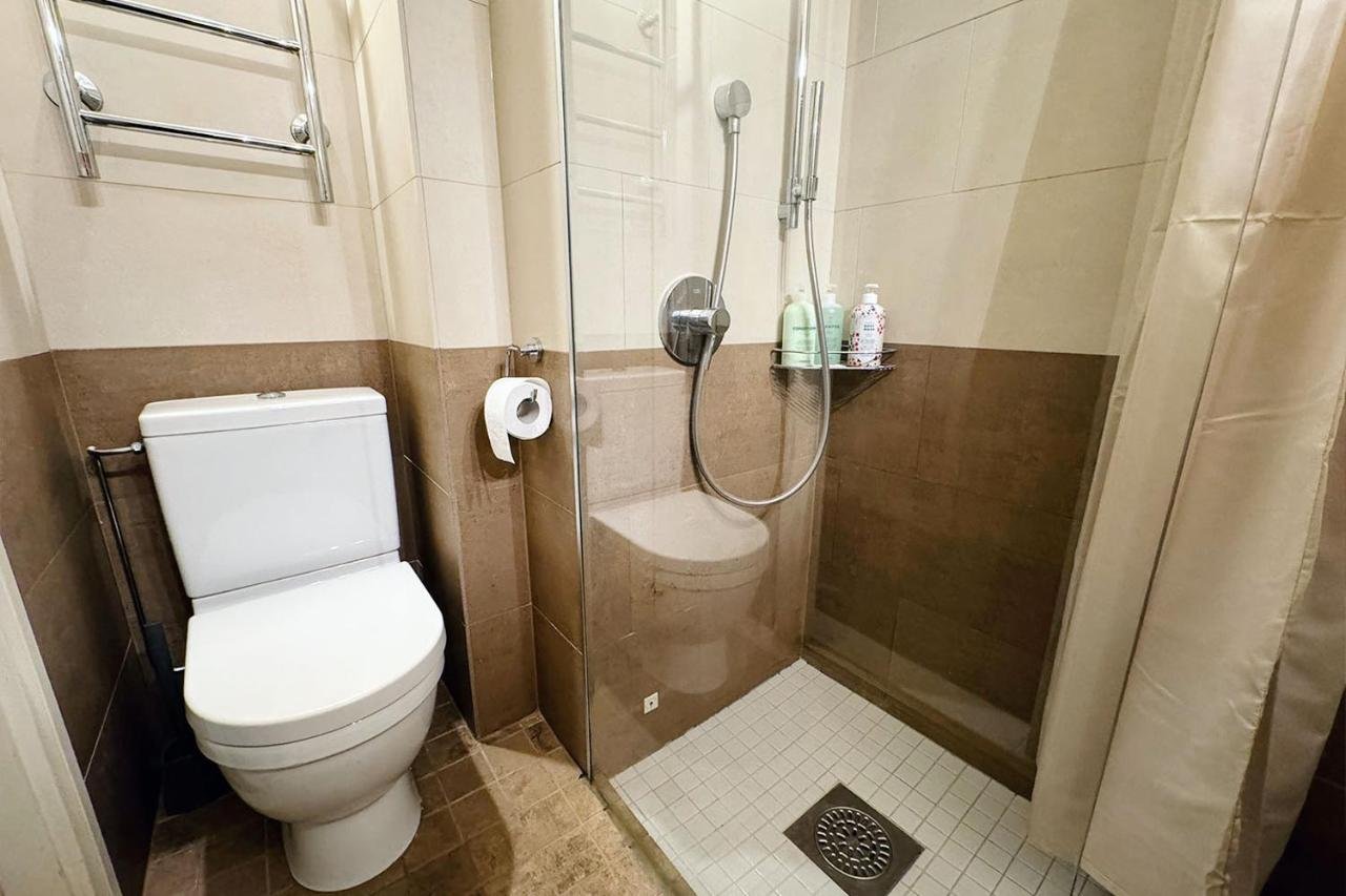 Недорогие отели 3 звезды в Хельсинки_Scandinavian Suite - Jugend Home in Ullanlinna_туалет.jpg