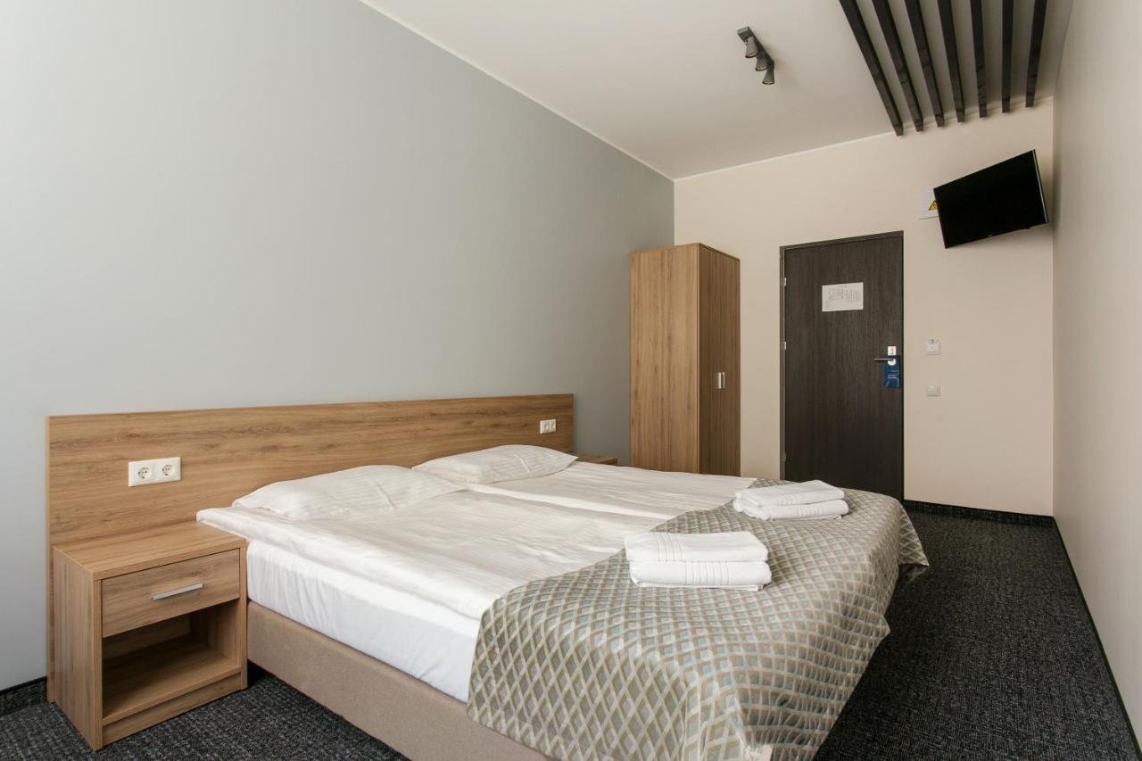 Недорогие хостелы Вильнюса_Old Town Trio Hostel Rooms_комната.jpg